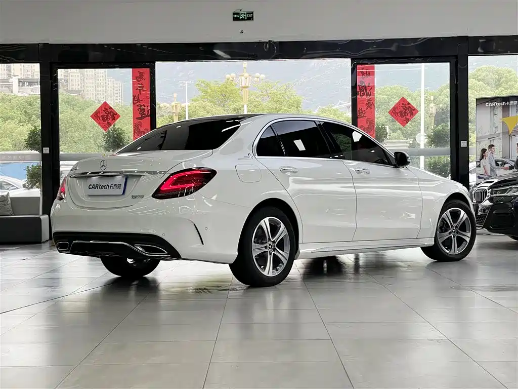 Mercedes-Benz C-Class 2022 — фото 6