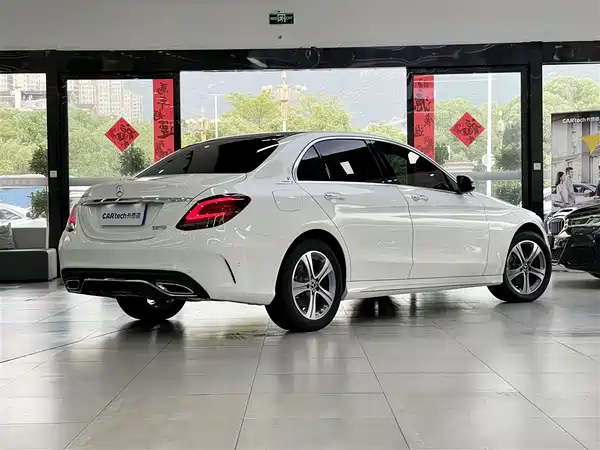 Mercedes-Benz C-Class 2021
