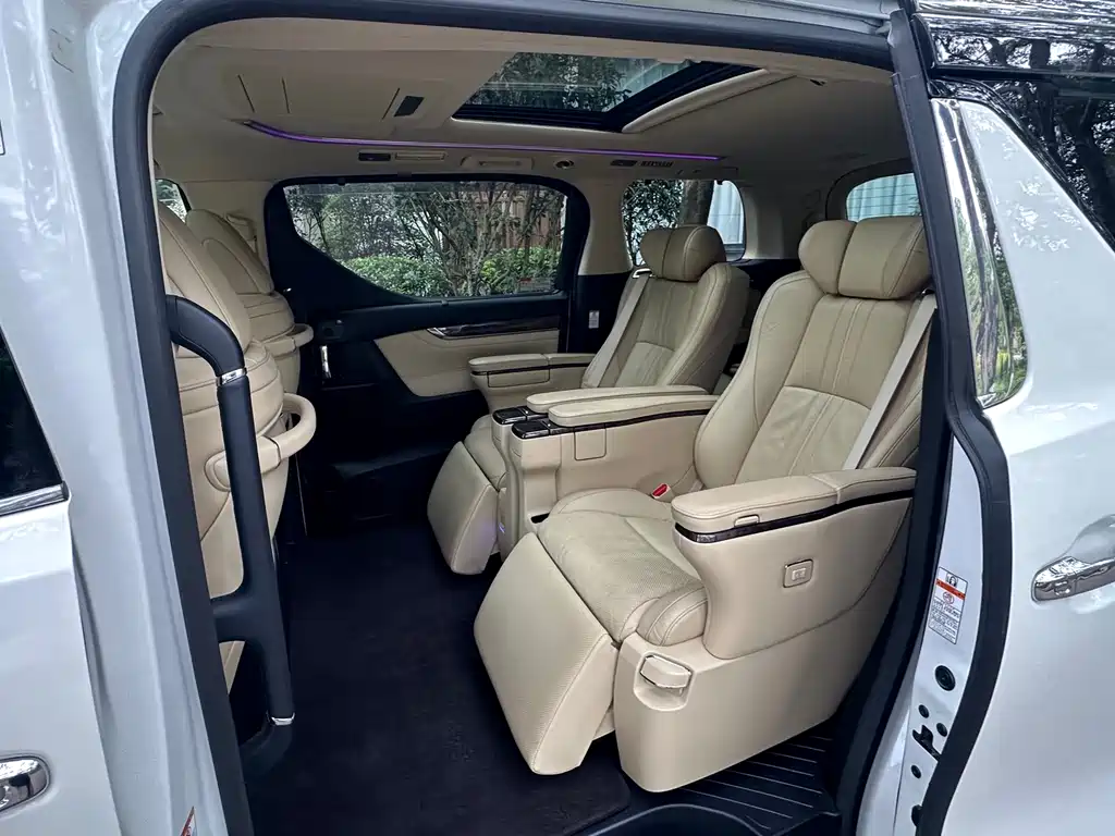 Toyota Alphard 2019 — фото 6