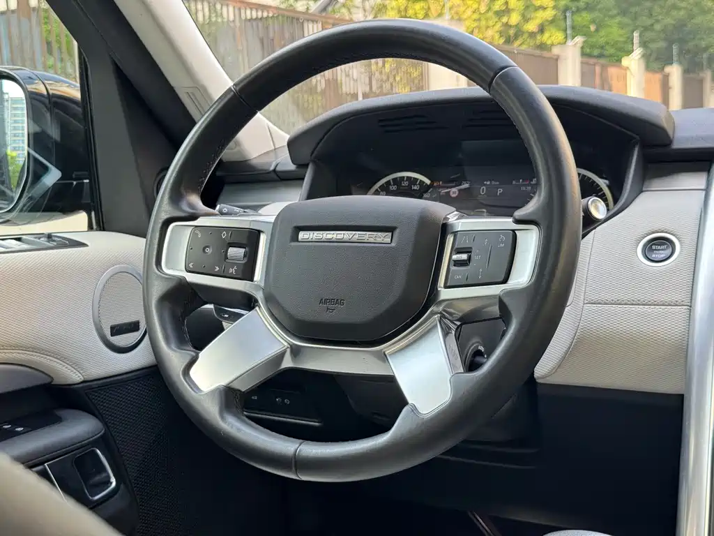 Land Rover Discovery 2023 — фото 22