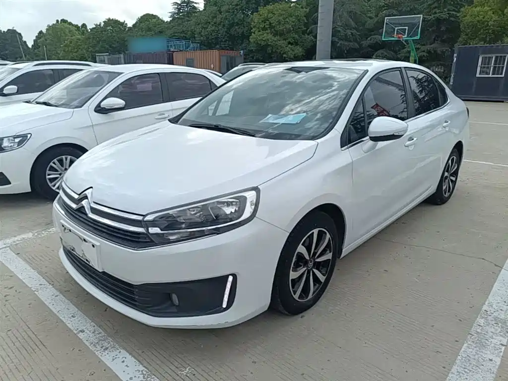 Citroen C4 2018 — фото 2