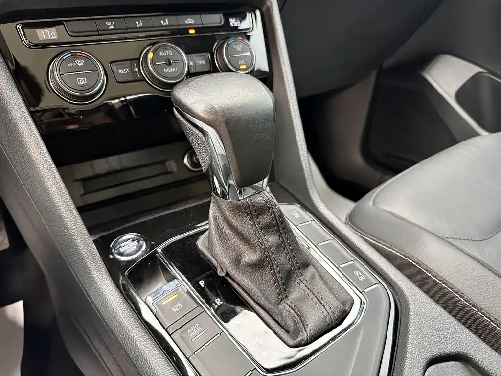 Volkswagen Tiguan L 2019 — фото 13