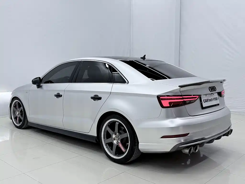 Audi A3 2018 — фото 14