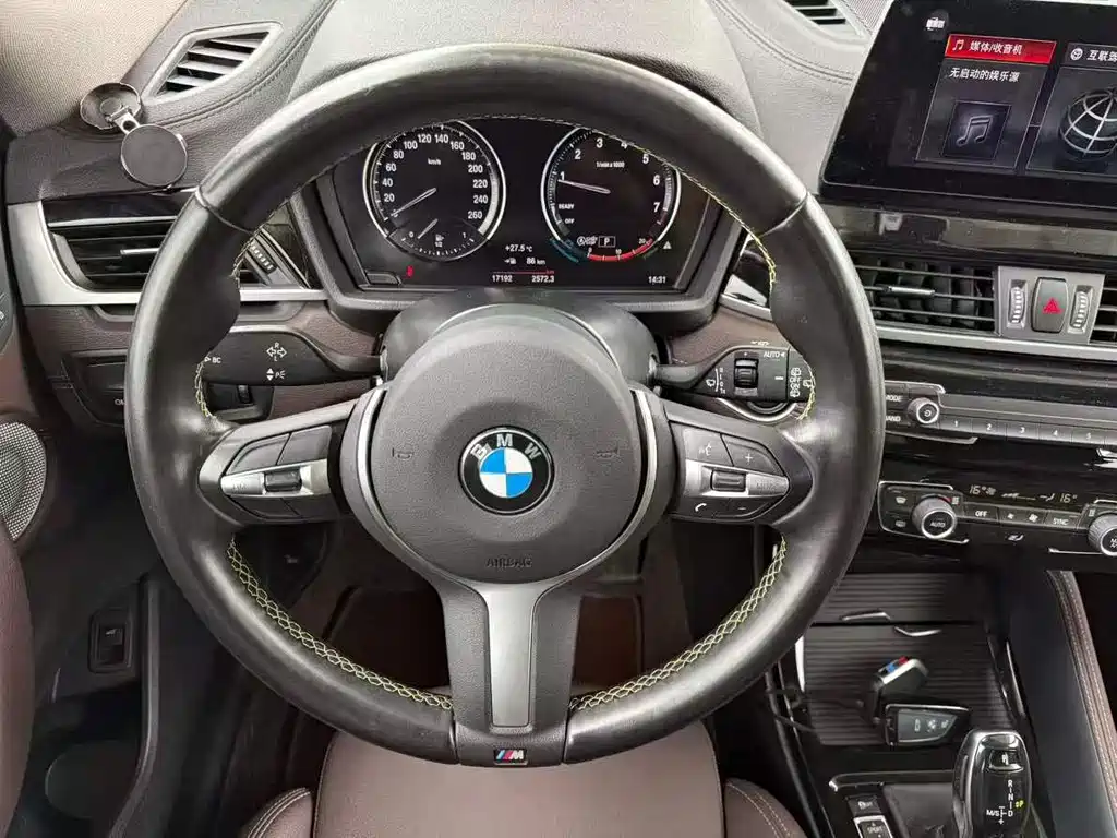 BMW X2 2023 — фото 8