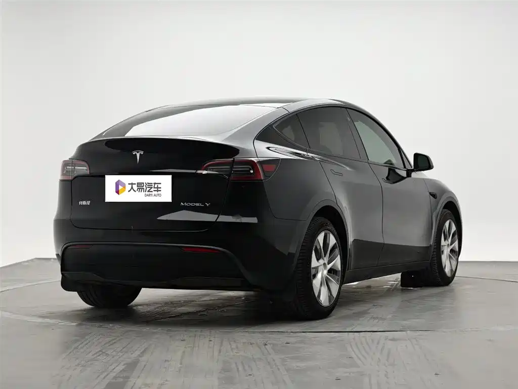 Tesla Model Y 2023 — фото 3