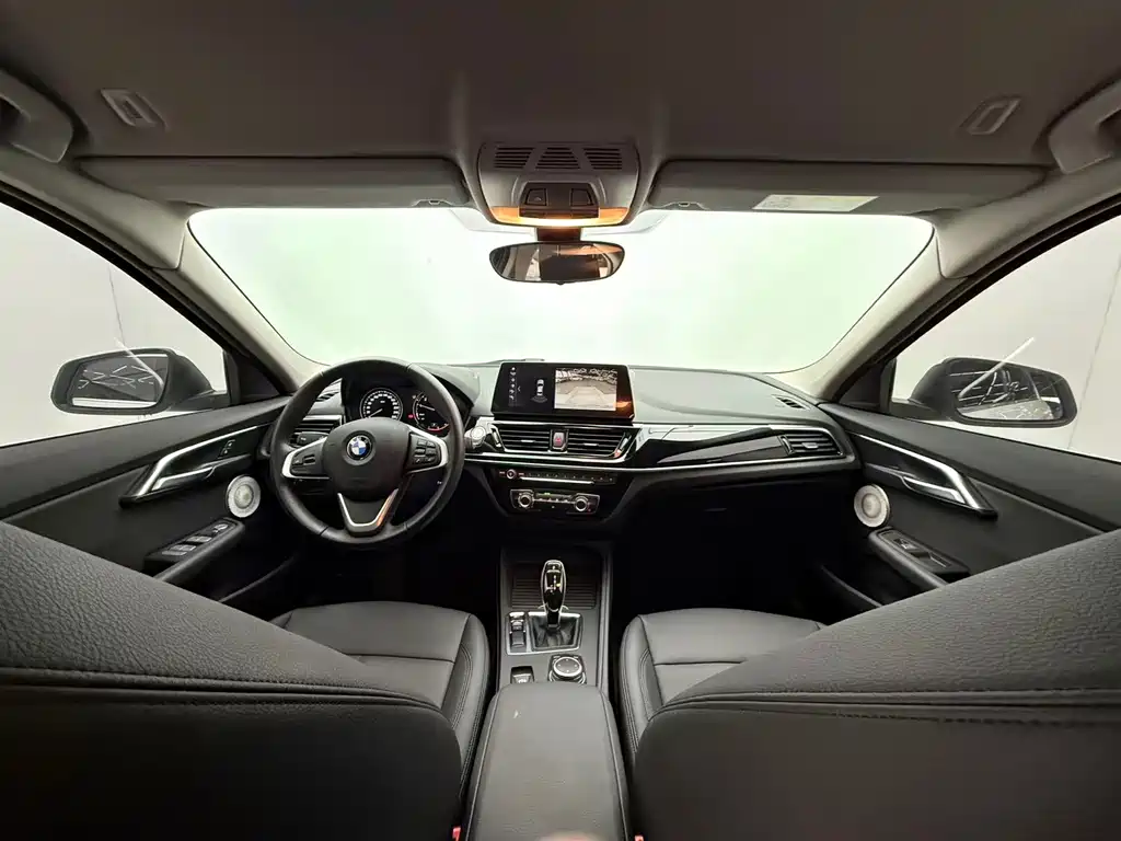 BMW 1 Series 2022 — фото 14