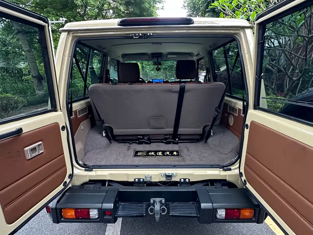 Toyota Land Cruiser 2024 — фото 9