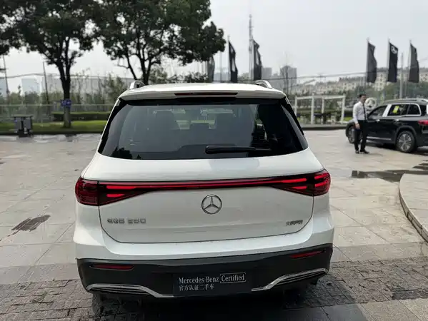Mercedes-Benz EQB 2026
