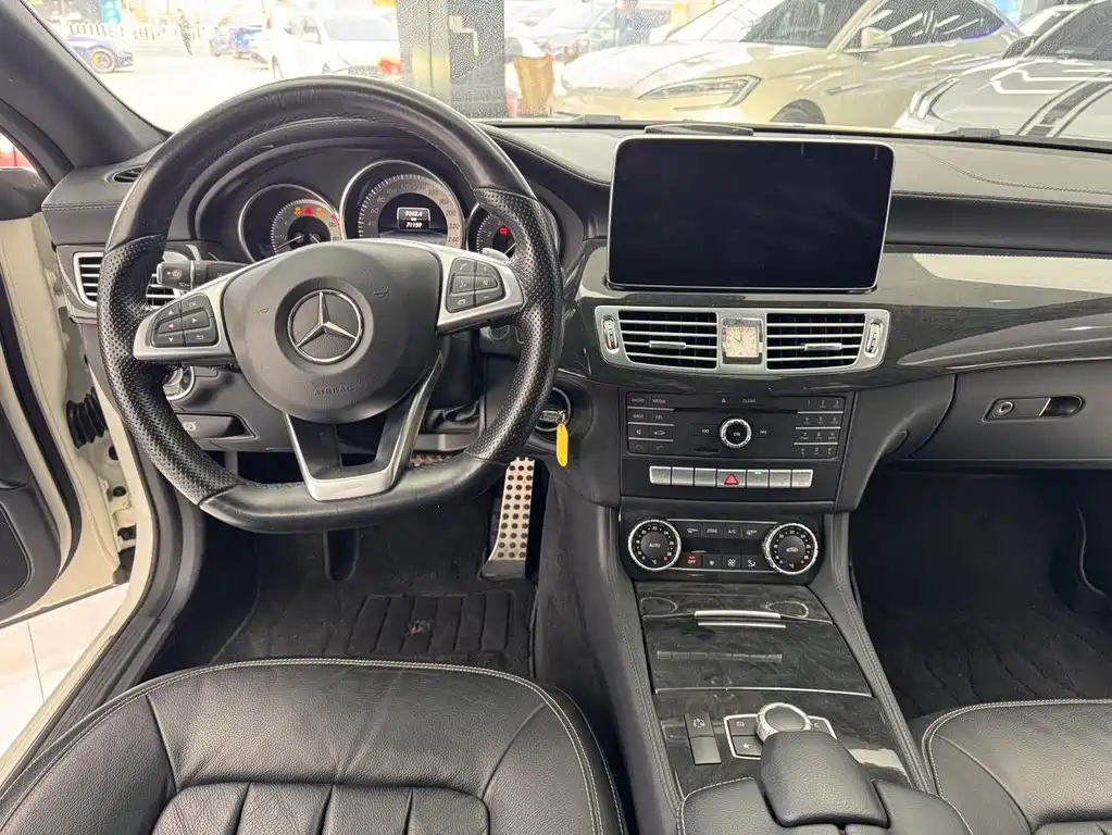 Mercedes-Benz CLS 2017 — фото 12