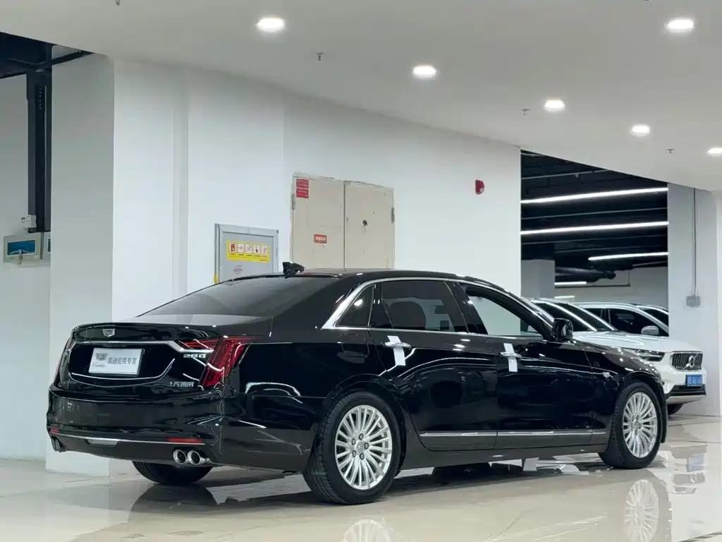 Cadillac CT6 2022 — фото 9
