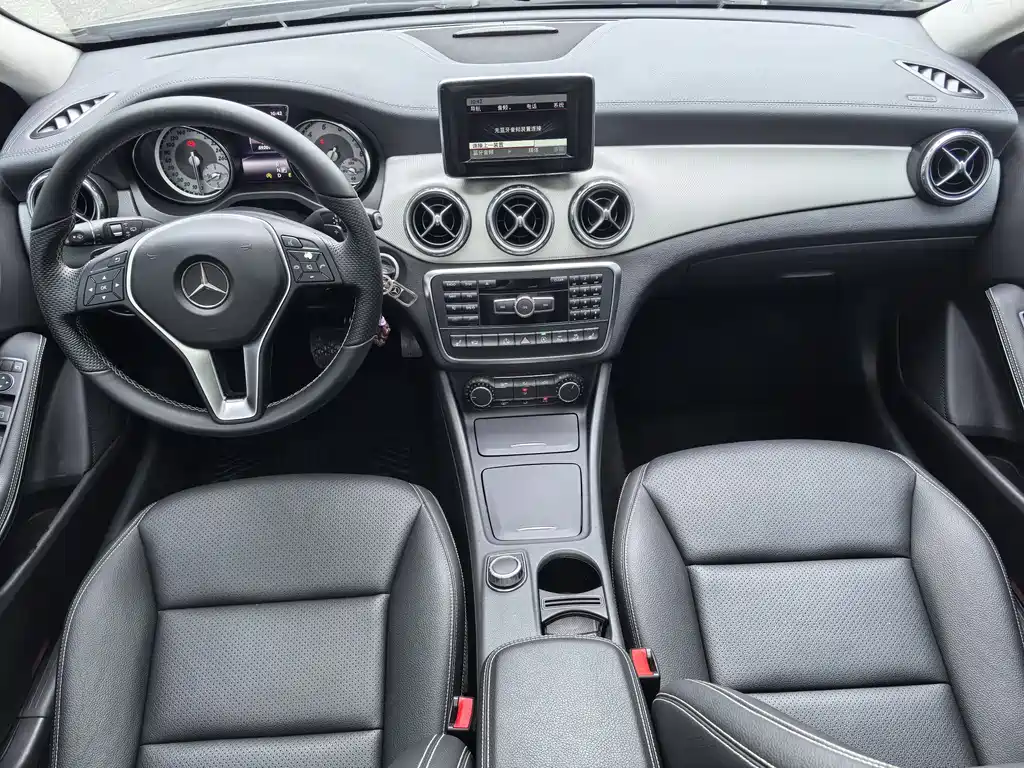 Mercedes-Benz GLA 2015 — фото 15