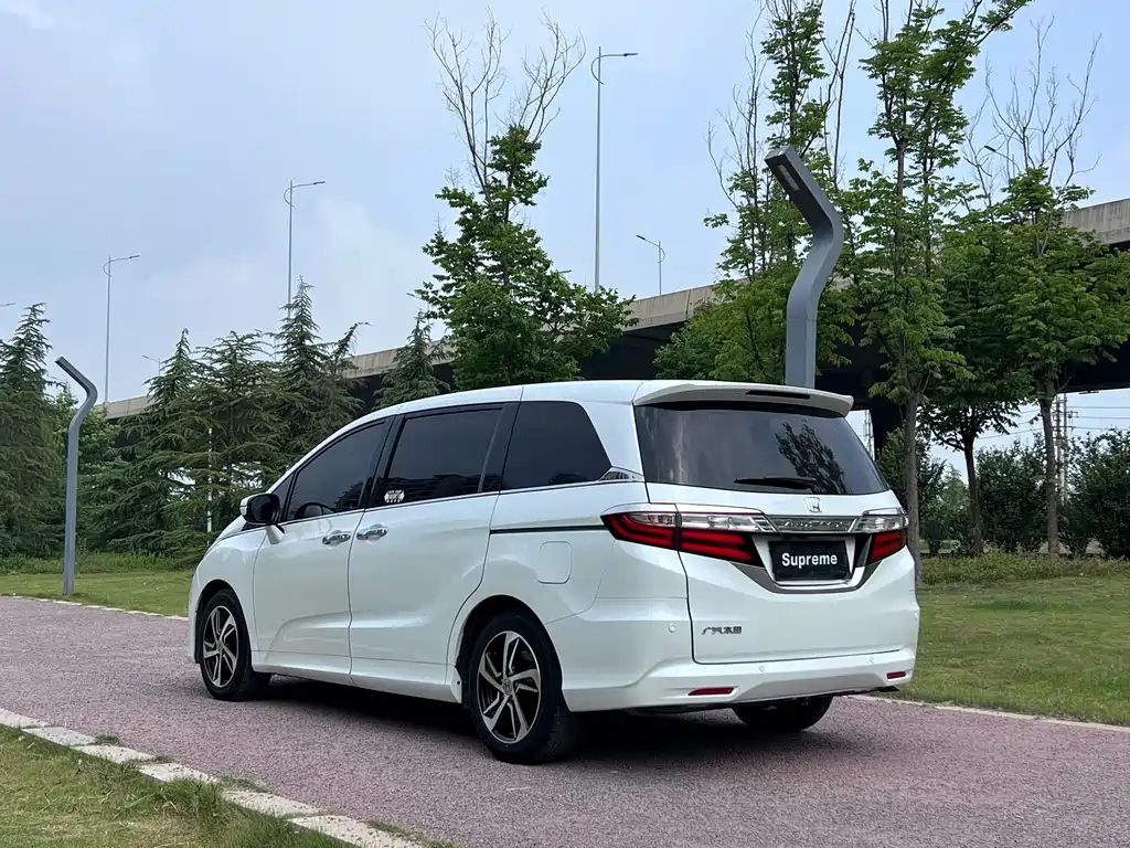 Honda Odyssey 2016 — фото 11
