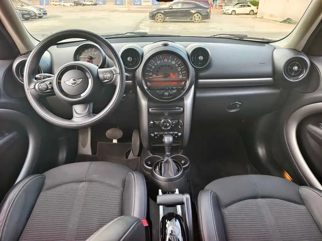 MINI Countryman 2015 — фото 10