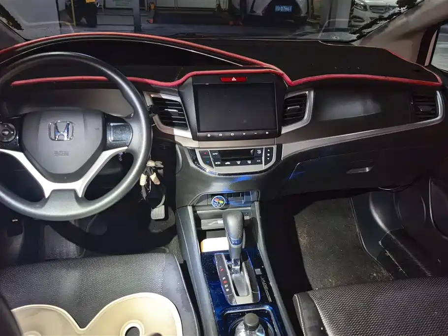 Honda Jade 2017 — фото 12
