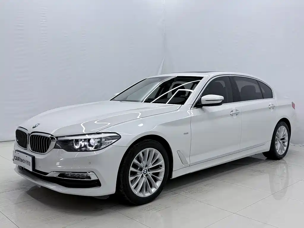 BMW 5 Series 2018 — фото 1