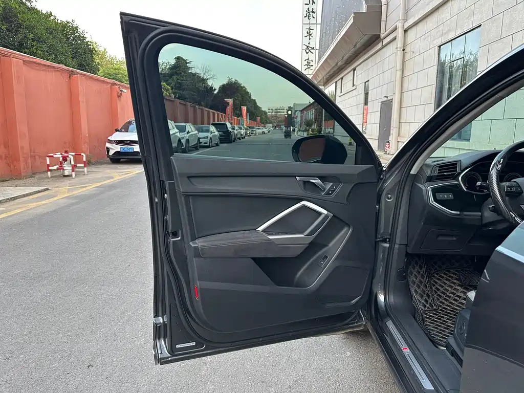 Audi Q3 2022 — фото 18