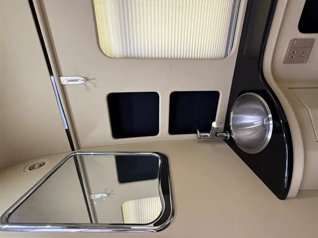 Toyota Coaster 2023 — фото 22