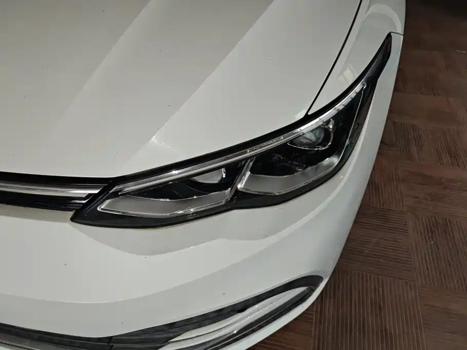 Volkswagen Golf 2021