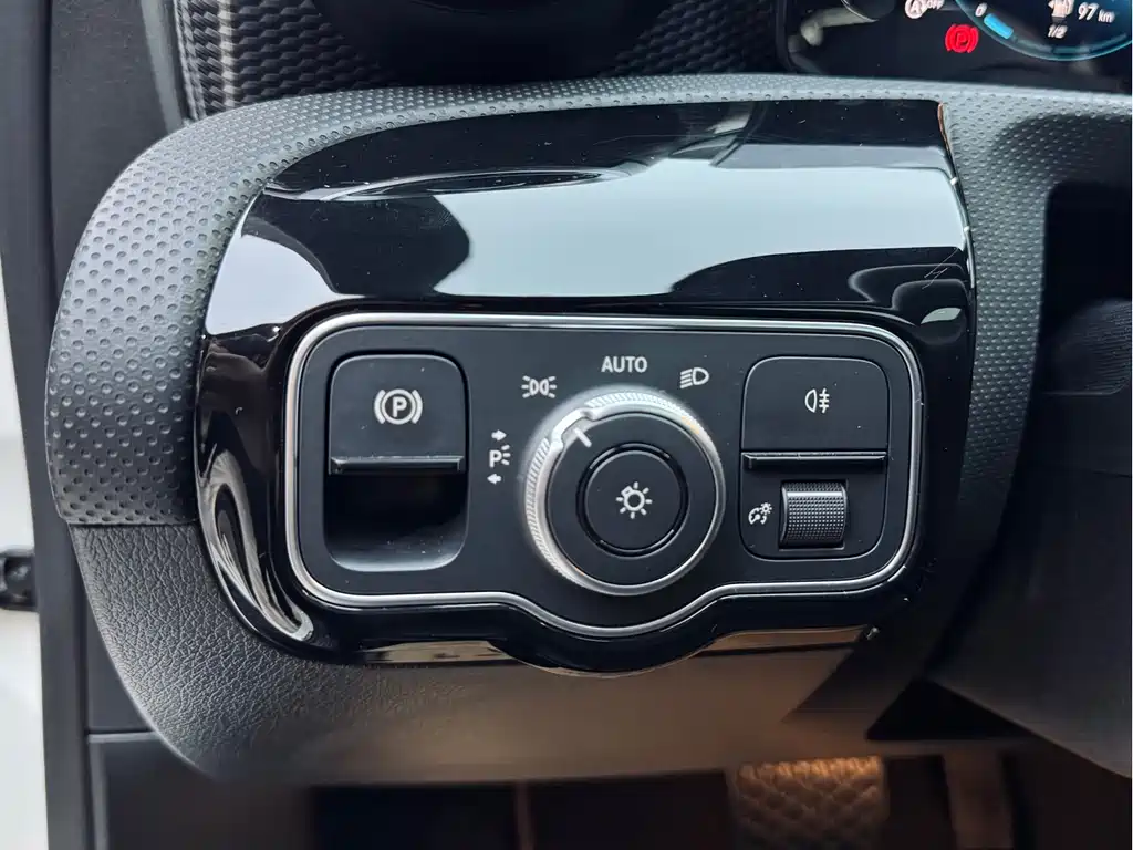 Mercedes-Benz A-Class 2022 — фото 11