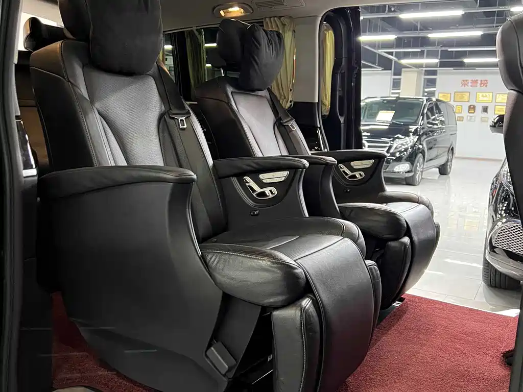 Mercedes-Benz V-Class 2018 — фото 9