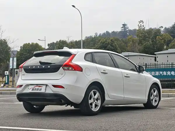 Volvo V40 2016