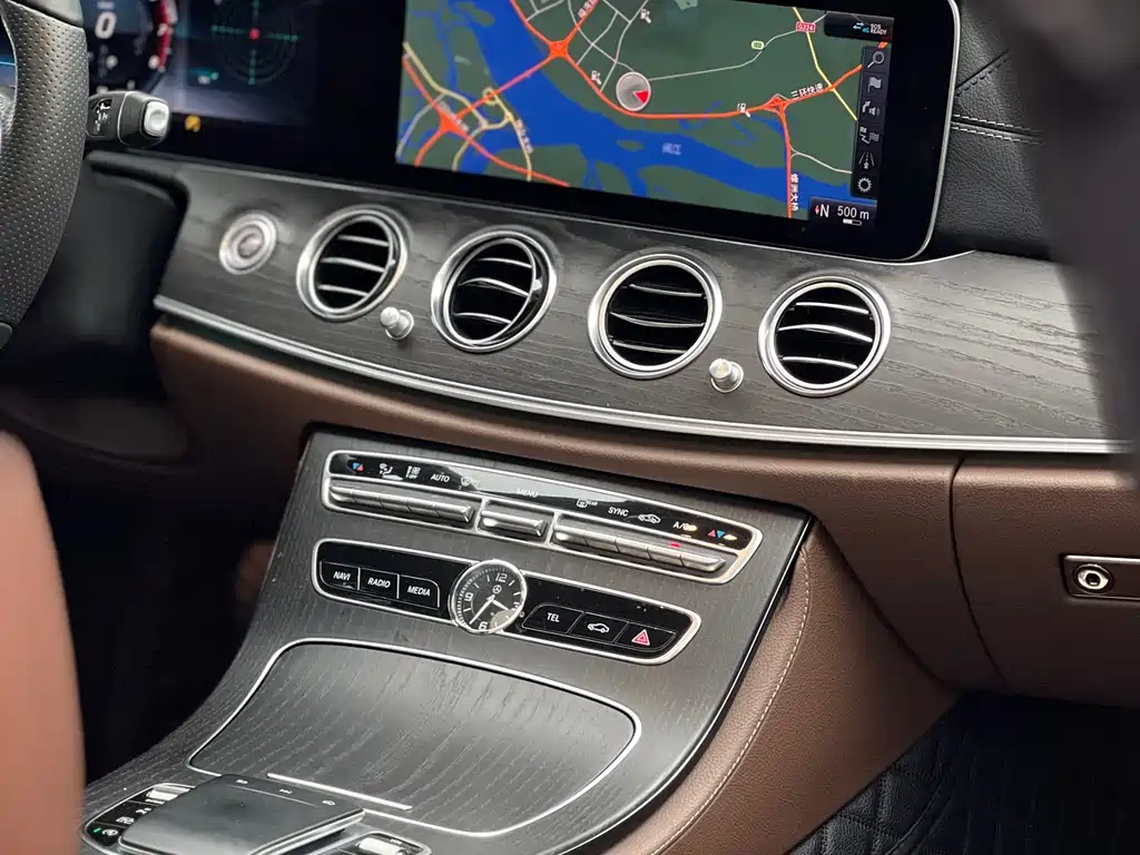 Mercedes-Benz E-Class 2020 — фото 10