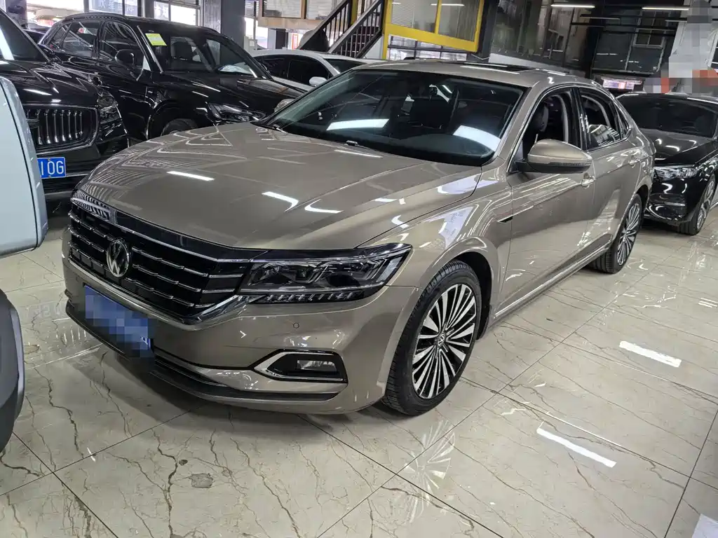 Volkswagen Passat 2019 — фото 1