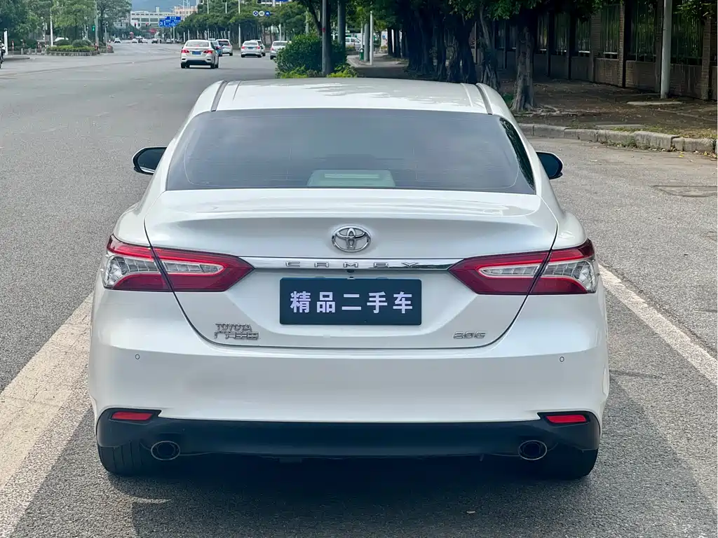 Toyota Camry 2019 — фото 5