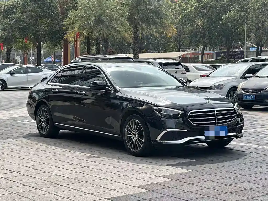 Mercedes-Benz E-Class 2023 — фото 1