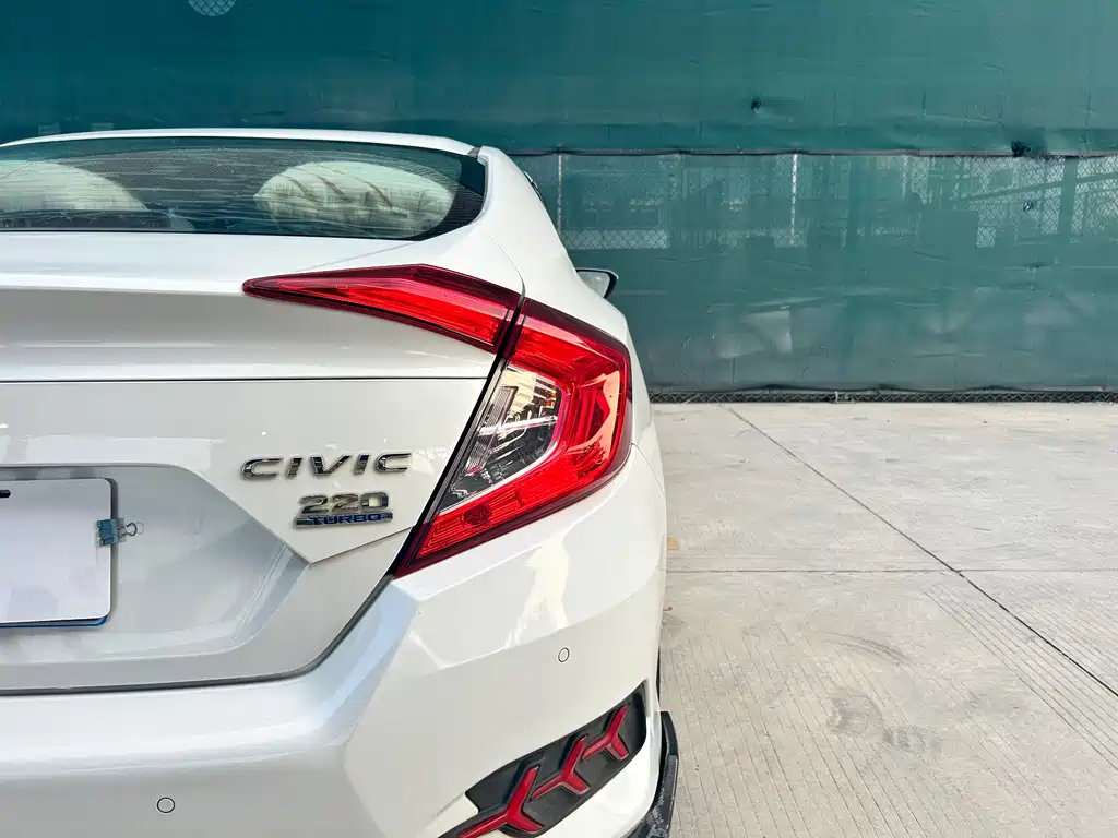 Honda Civic 2019 — фото 13