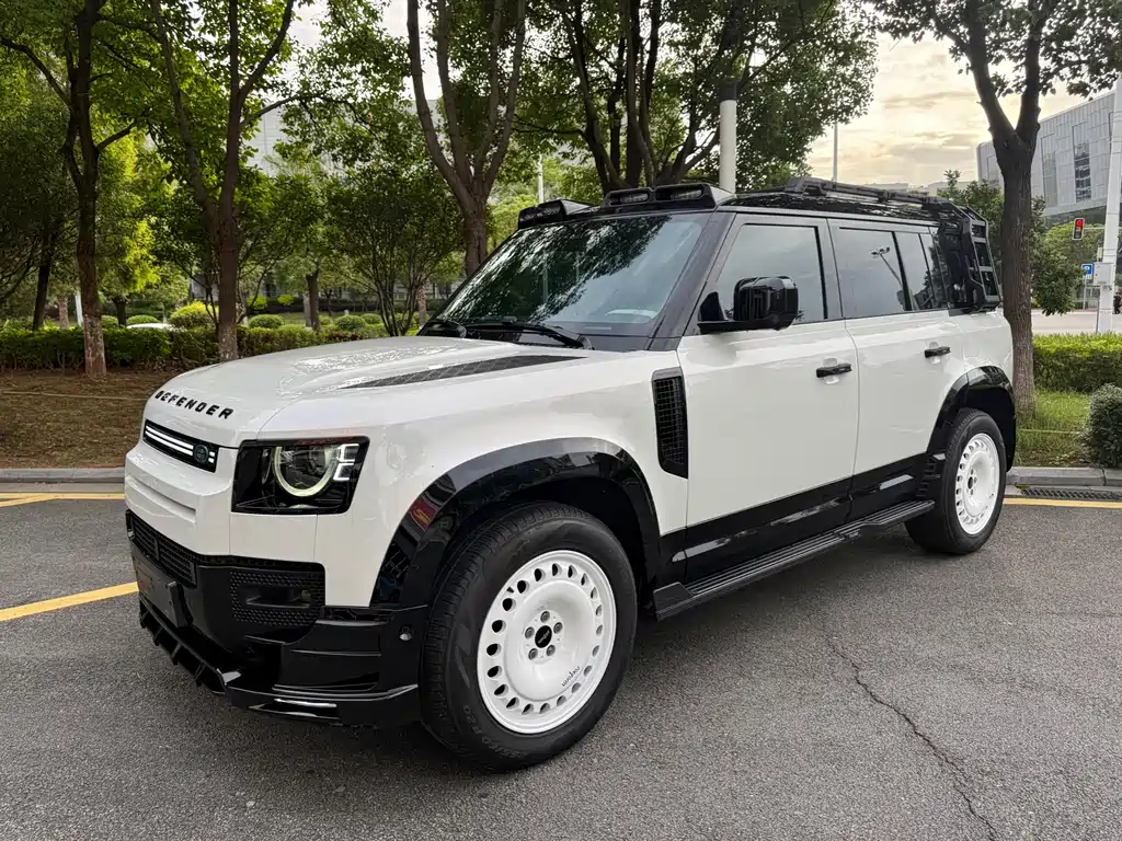 Land Rover Defender 2023 — фото 1