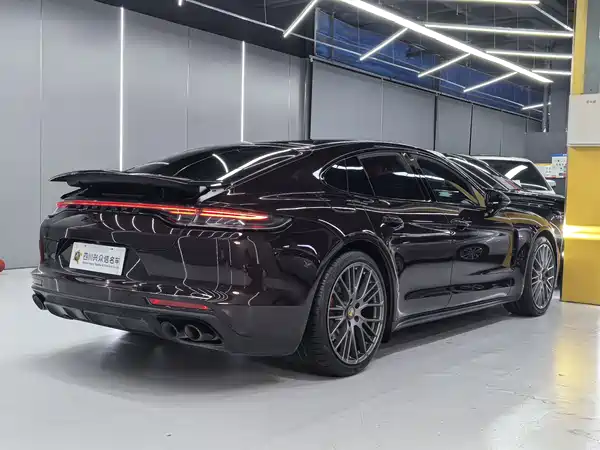 Porsche Panamera 2024