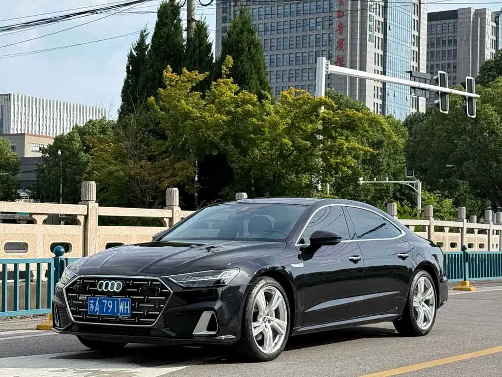 Audi A7L 2023 — фото 1