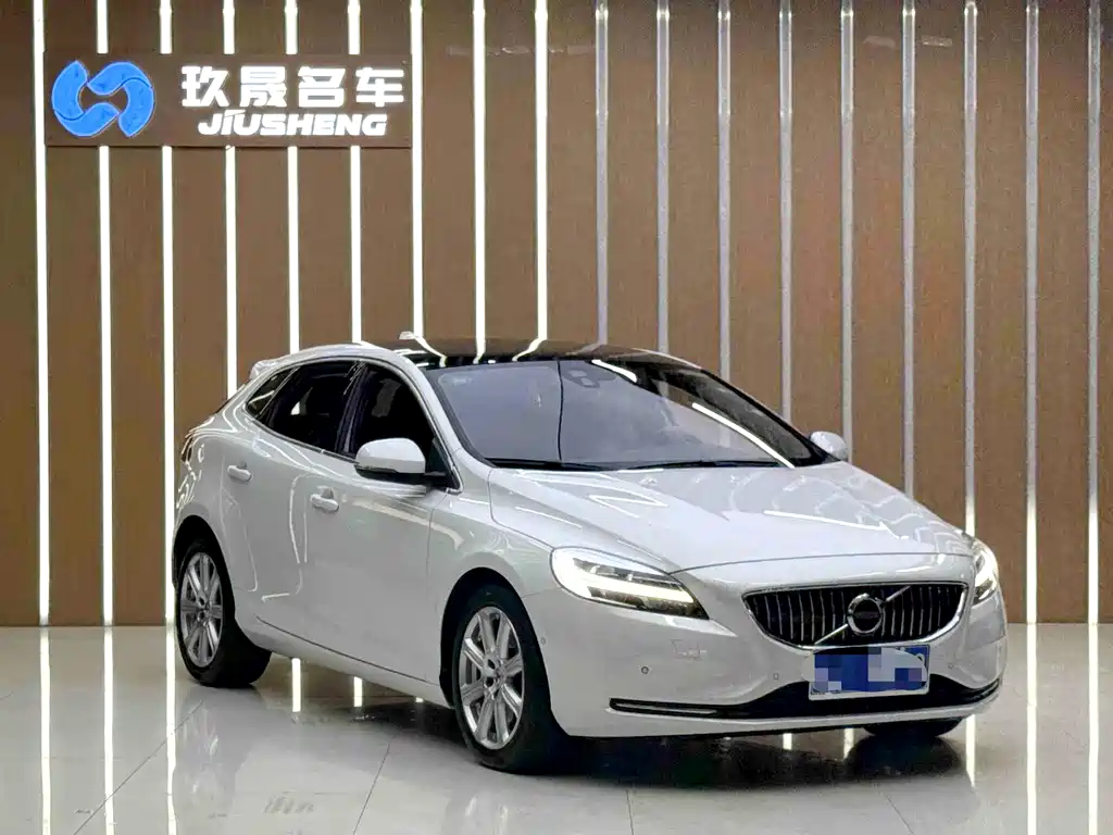 Volvo V40 2017 — фото 3