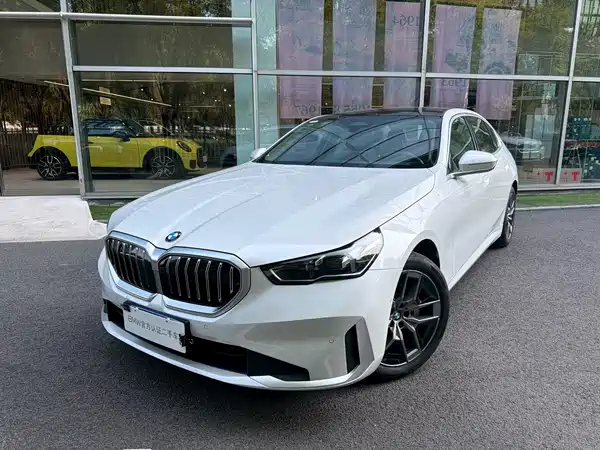 BMW 5 Series 2025