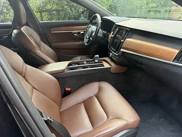 Volvo S90 2023