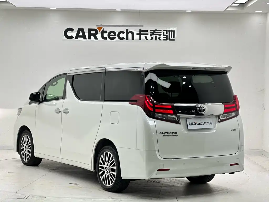 Toyota Alphard 2017 — фото 2