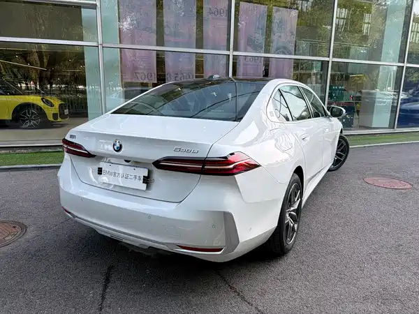 BMW 5 Series 2025