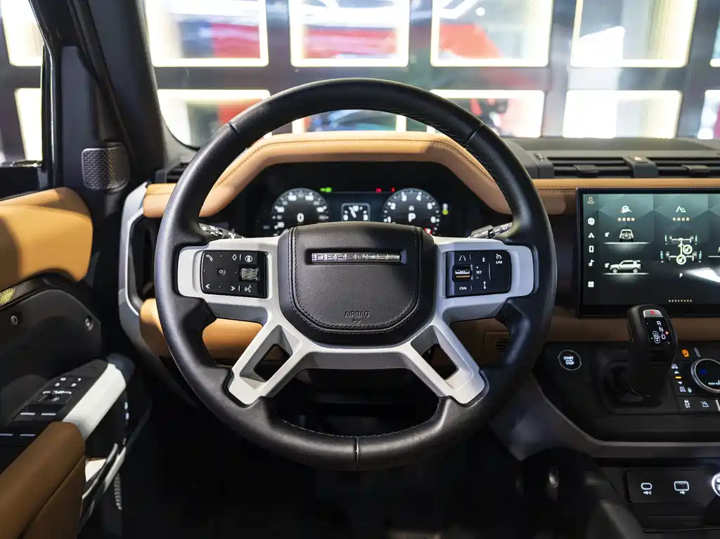 Land Rover Defender 2024 — фото 18