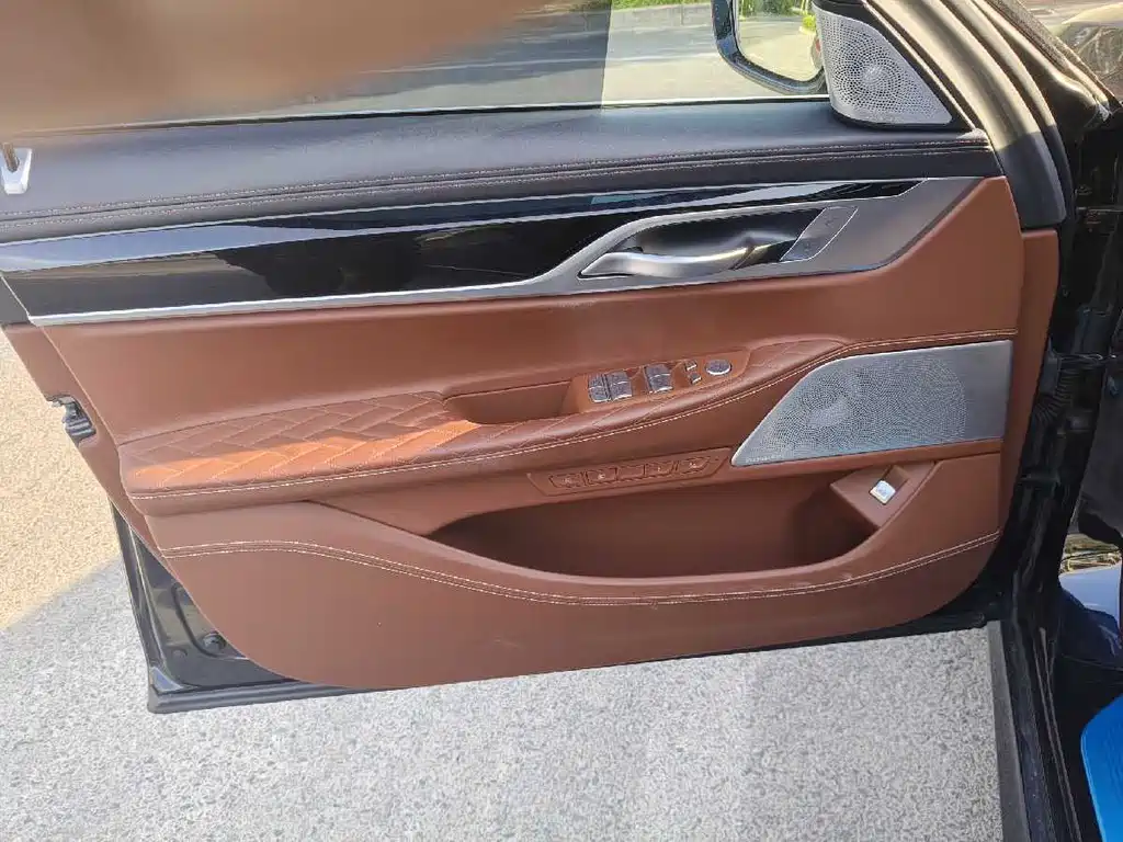 BMW 7 Series 2022 — фото 14