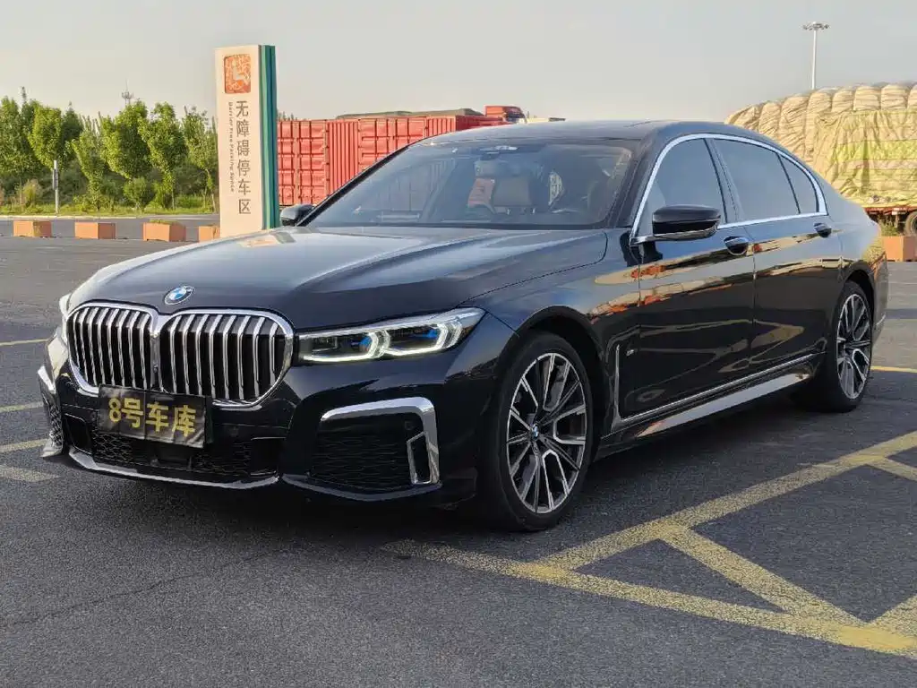 BMW 7 Series 2022 — фото 1