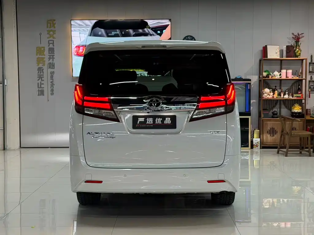 Toyota Alphard 2017 — фото 6