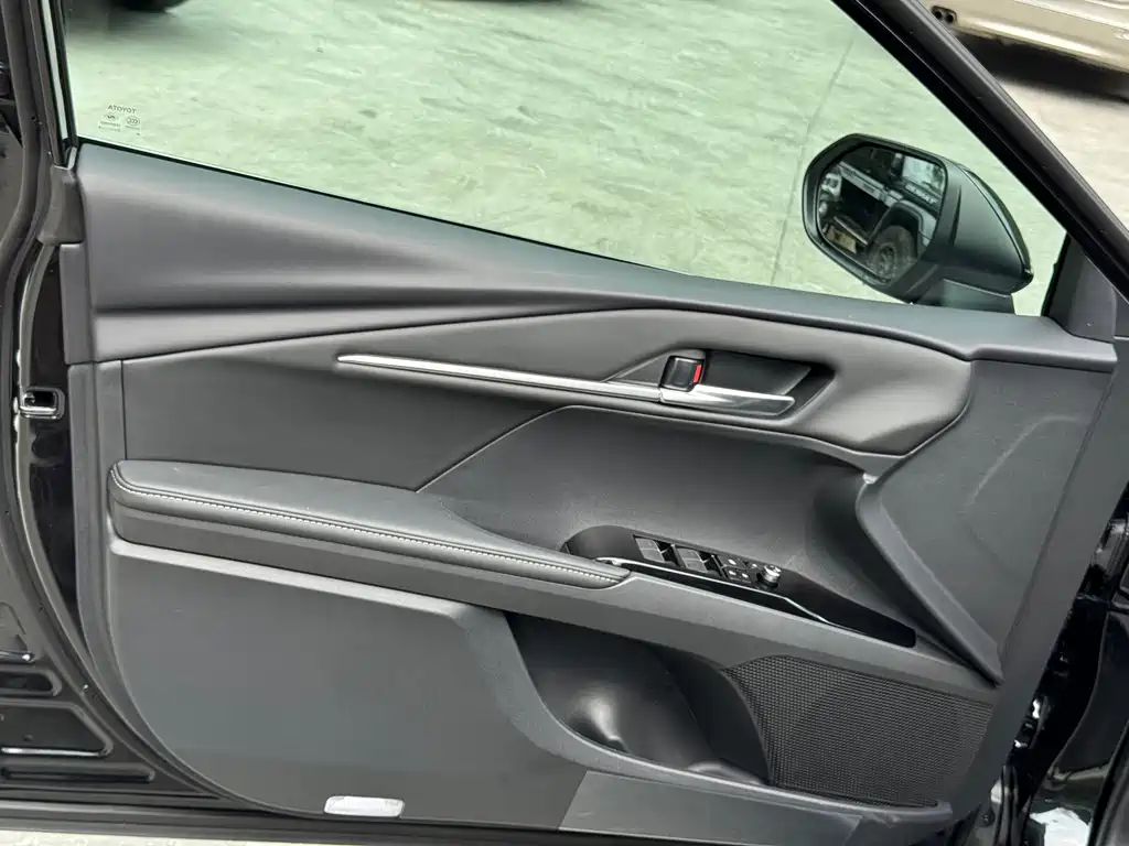 Toyota Camry 2026 — фото 13