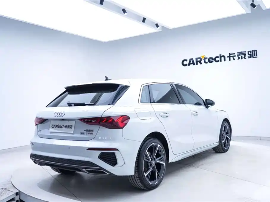Audi A3 2023 — фото 16
