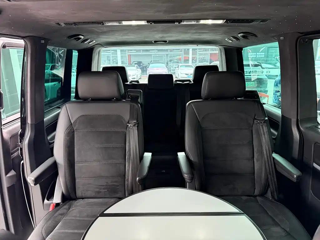 Volkswagen Multivan 2017 — фото 17