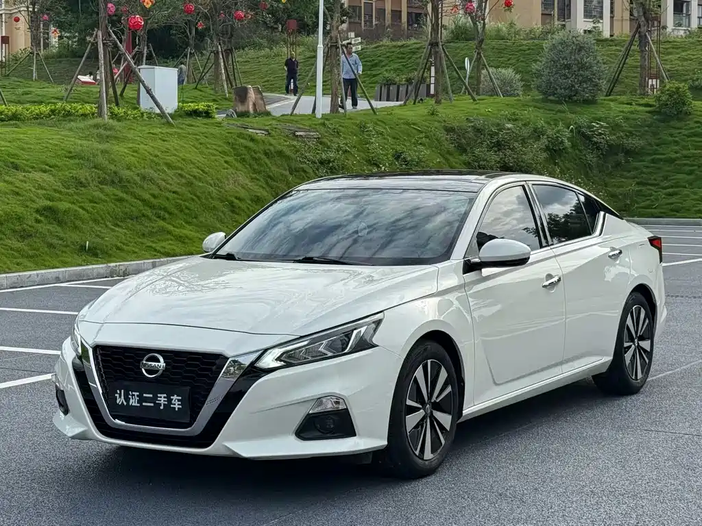 Nissan Teana 2022 — фото 1