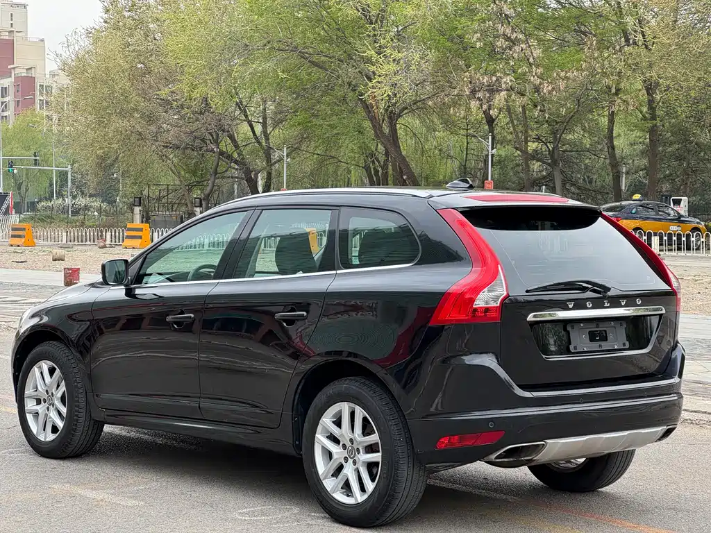 Volvo XC60 2016 — фото 7