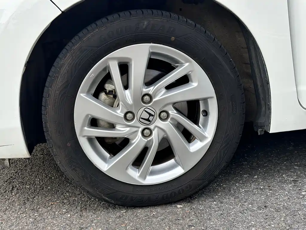 Honda Fit 2015 — фото 13