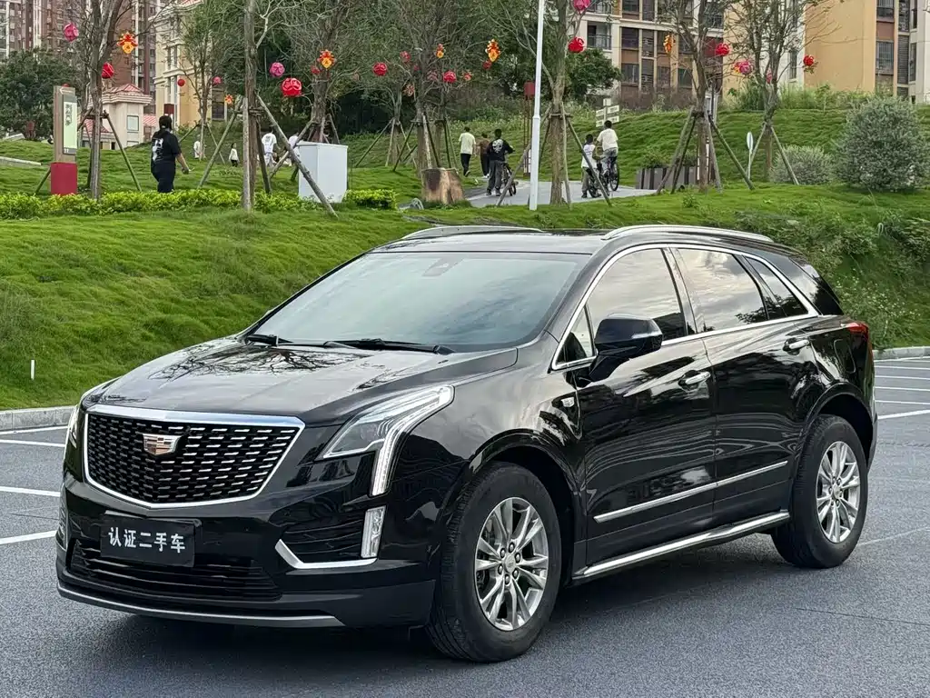 Cadillac XT5 2021 — фото 1