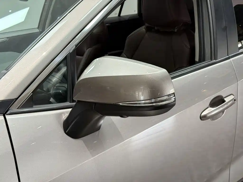 Toyota RAV4 2021 — фото 27